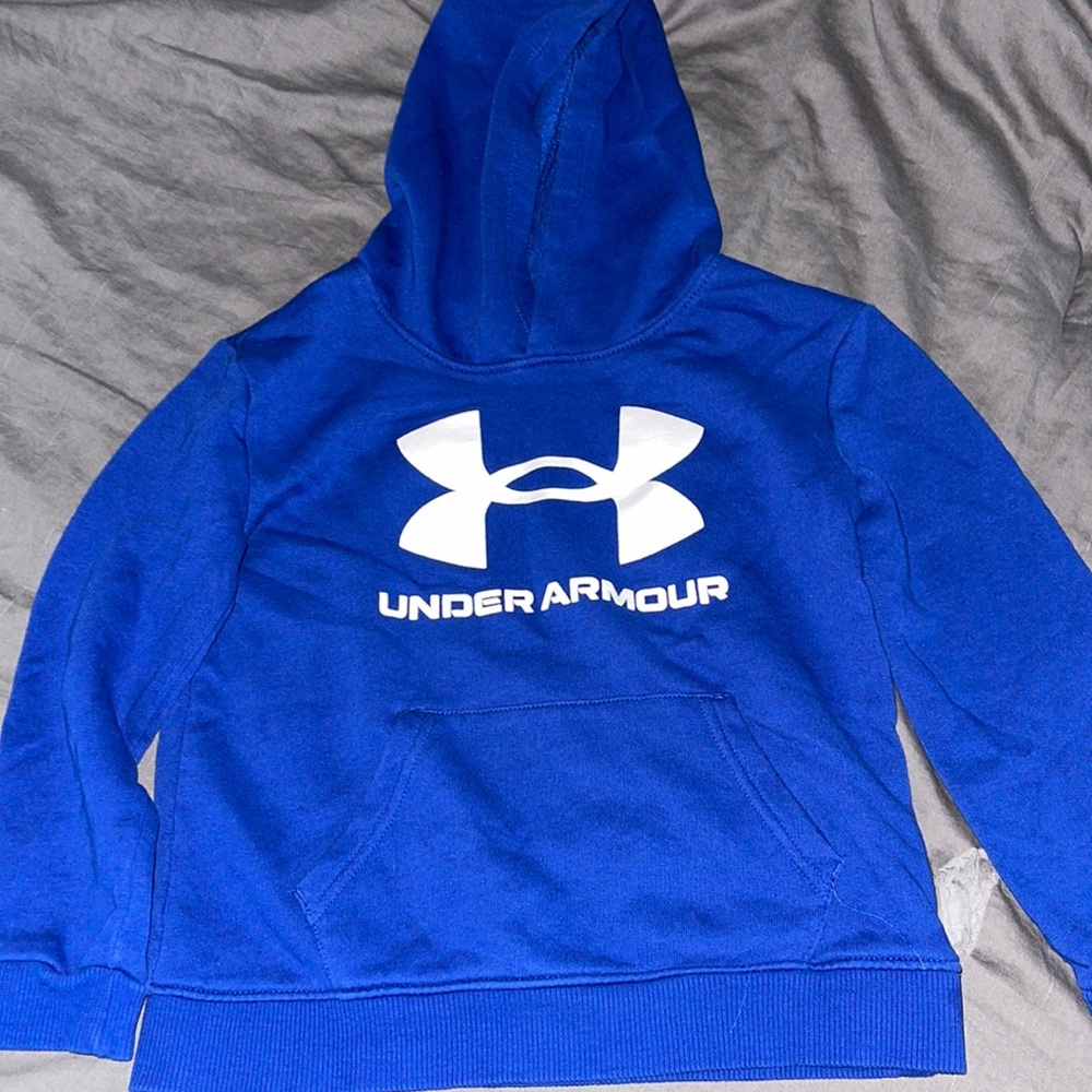 Boys Under Armour sweatshirt